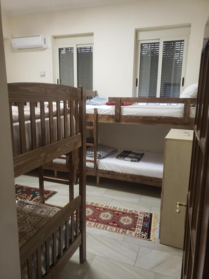 Hostel Oakland Τίρανα Εξωτερικό φωτογραφία