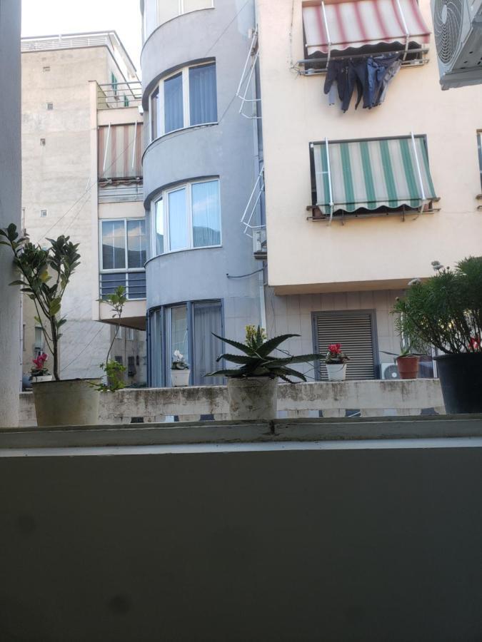 Hostel Oakland Τίρανα Εξωτερικό φωτογραφία