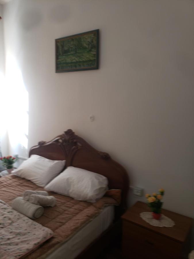 Hostel Oakland Τίρανα Εξωτερικό φωτογραφία