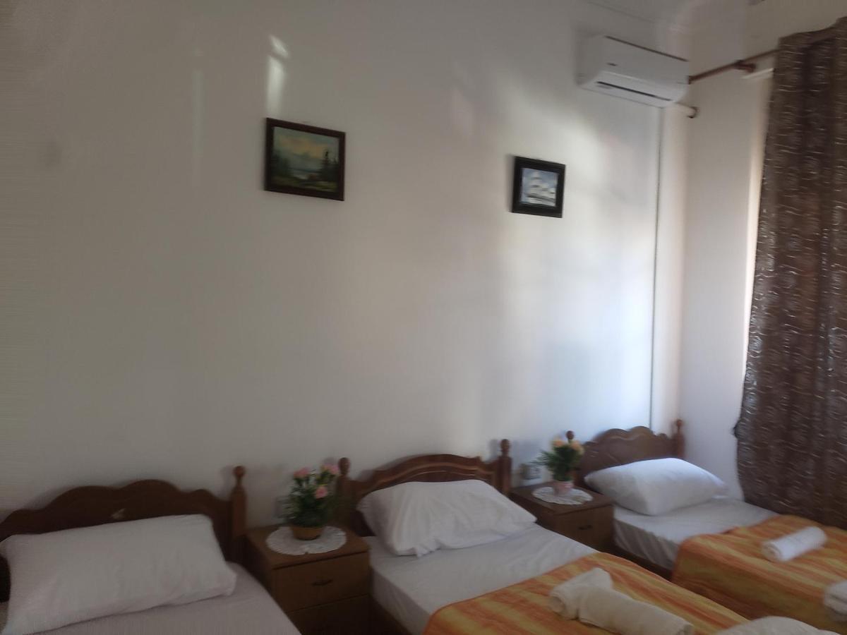 Hostel Oakland Τίρανα Εξωτερικό φωτογραφία