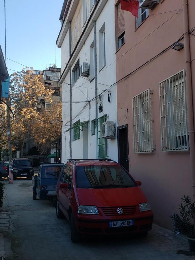 Hostel Oakland Τίρανα Εξωτερικό φωτογραφία