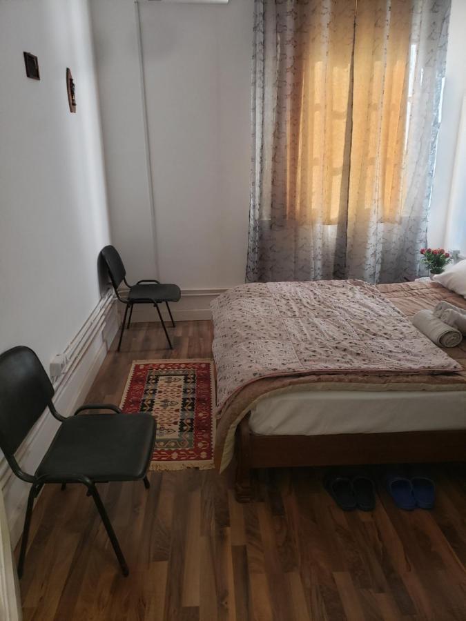 Hostel Oakland Τίρανα Εξωτερικό φωτογραφία