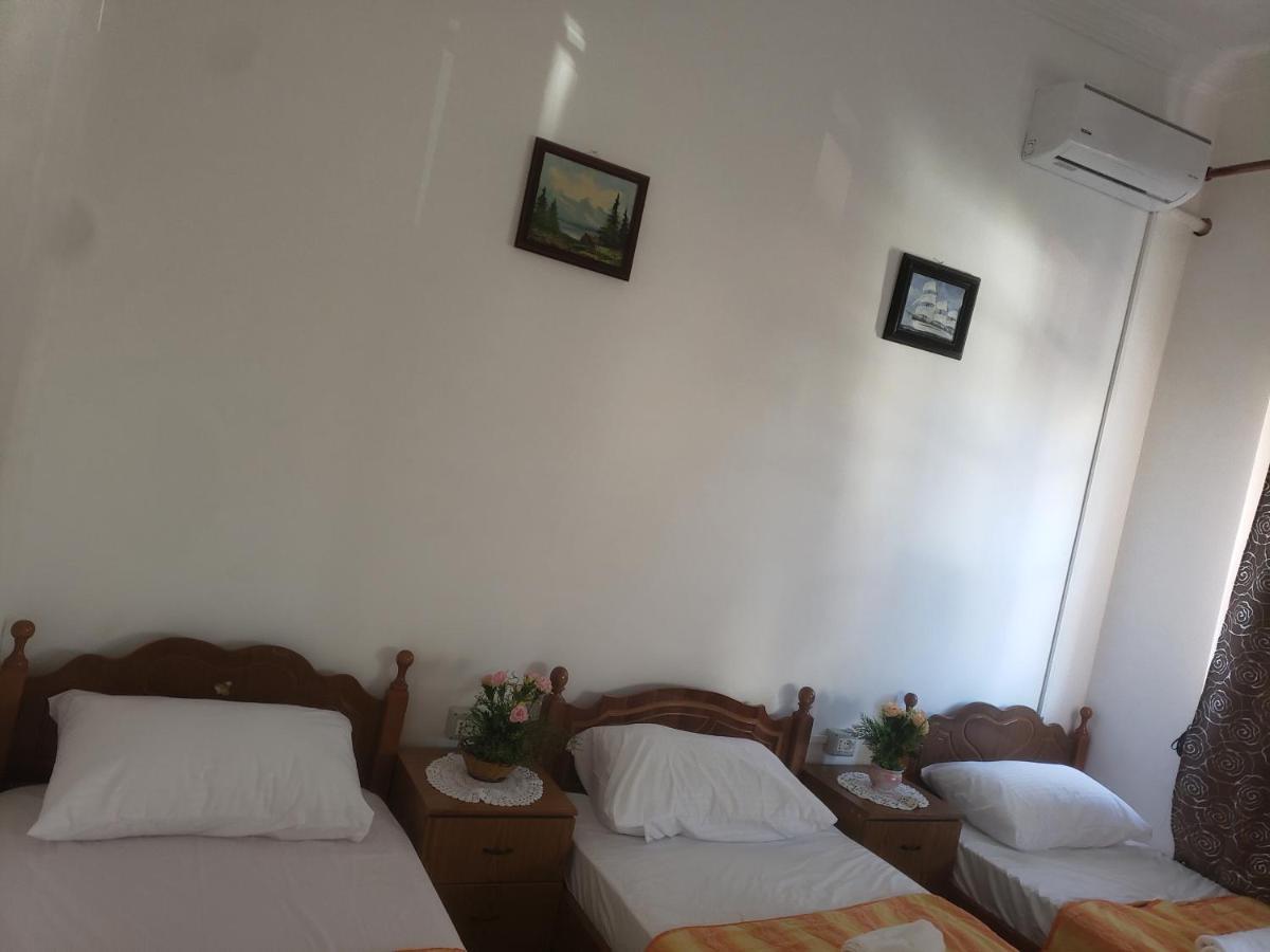 Hostel Oakland Τίρανα Εξωτερικό φωτογραφία