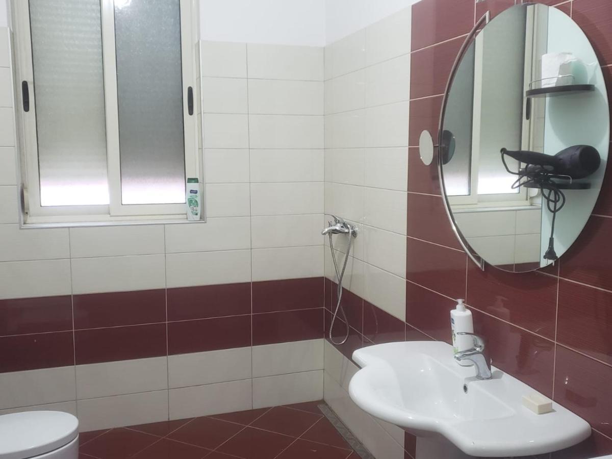 Hostel Oakland Τίρανα Εξωτερικό φωτογραφία