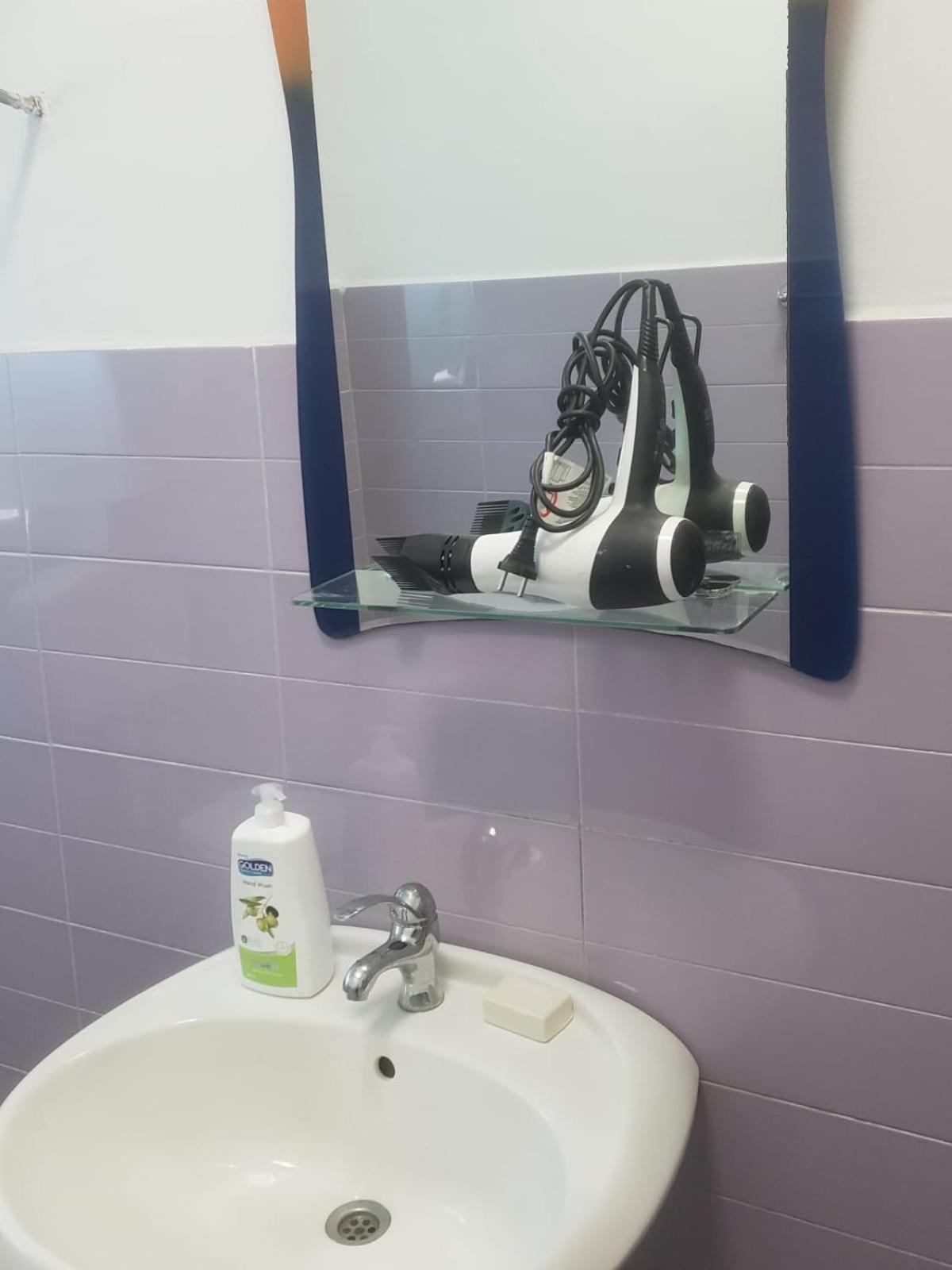 Hostel Oakland Τίρανα Εξωτερικό φωτογραφία